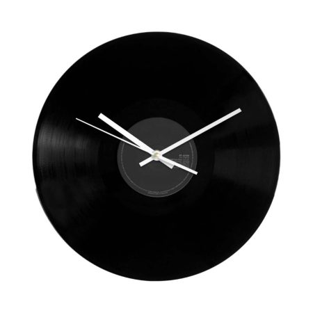 Nástenné hodiny vyrobené z vinylovej platne