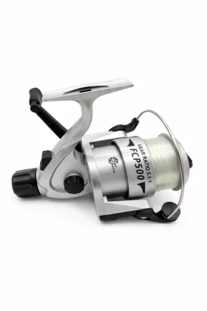 Rybársky navijak FCP SilverBow 500 – s zadnou brzdou, 3 ložiskami, s Long Cast bubnom, naplnený monofilovou šnúrou Rybársky navijak FCP SilverBow 500 – s zadnou brzdou, 3 ložiskami, s Long Cast bubnom, naplnený monofilovou šnúrou